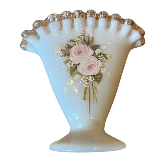 Fenton Milk Glass Fan Vase w/ Clear Ruffle Edge Pink Roses Flowers 4.5" tall VTG - Picture 3 of 4
